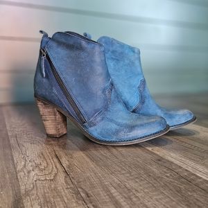 Charles David Leather Western Blue Booties